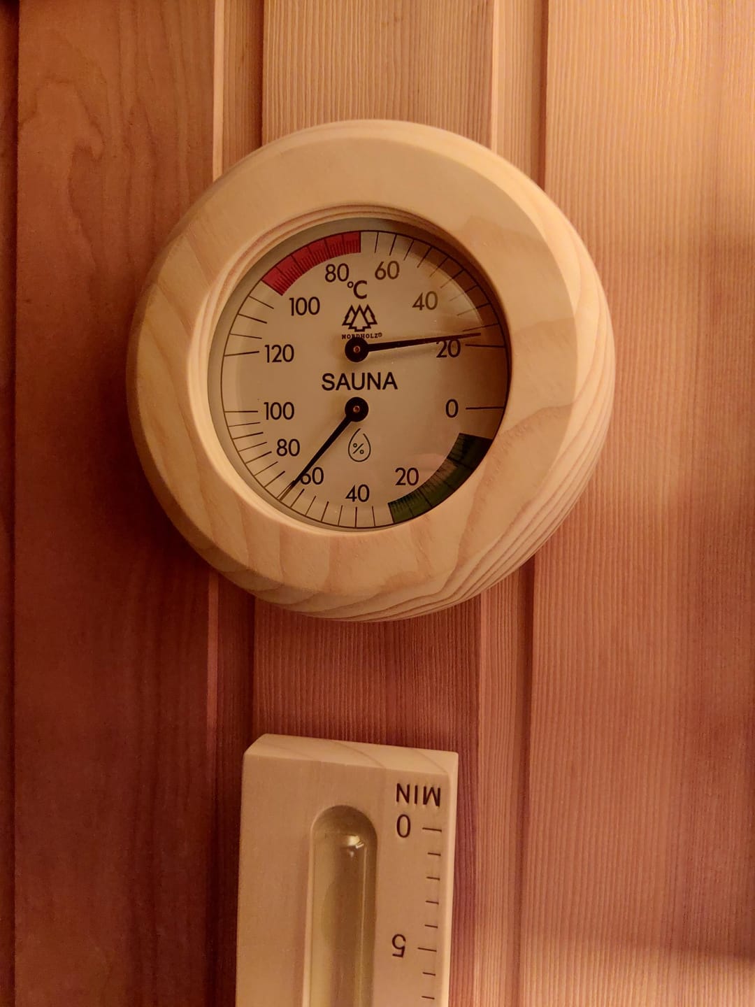 Customer photo review of Sauna Eimer Set (Eimer, Kelle, Sanduhr, Hygrometer Holz)