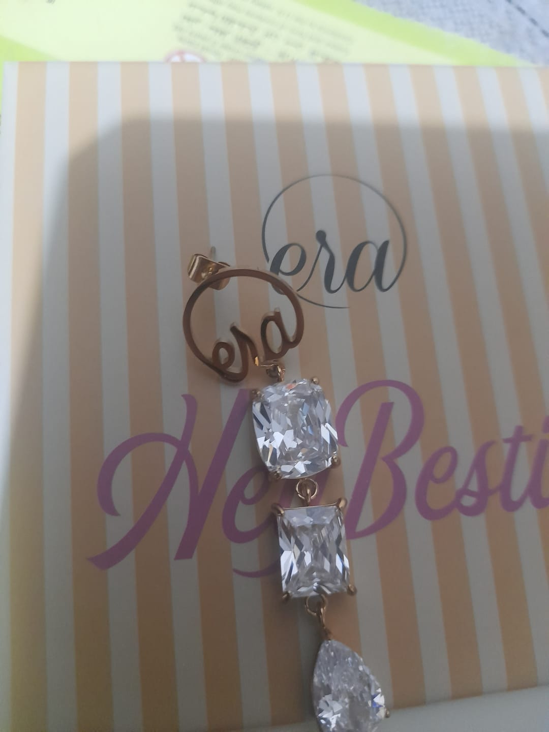 Customer photo review of Era Gold Showstopper Drops