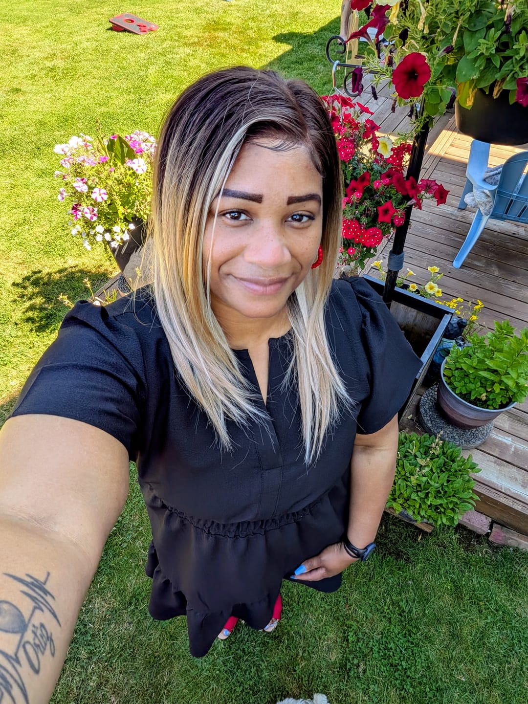Customer photo review of Outre Airtied Glueless Human Hair Blend 13x6 HD Lace Front Wig - HHB-SLEEK YAKI 20" - 100% Fully Hand-Tied