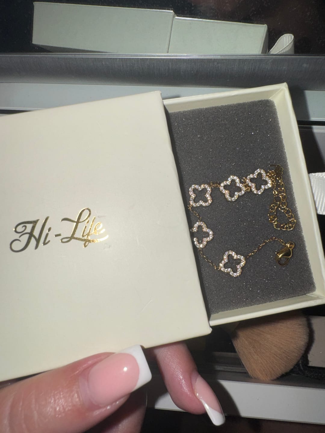 Customer photo review of Spring Lucky Leaf Armband 14K Vergoldet