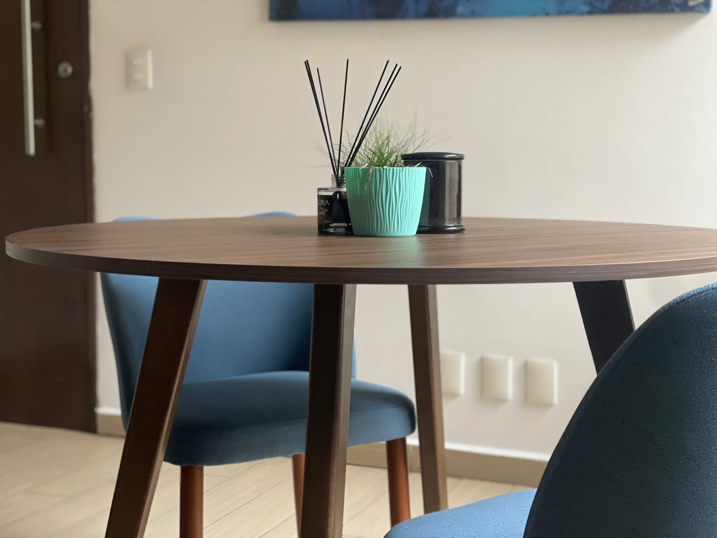 Customer photo review of Mesa de Comedor Contempo Circular 1m