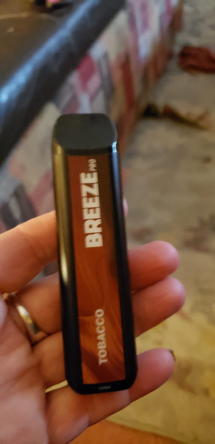 Customer photo review of Breeze Pro Disposable Vape
