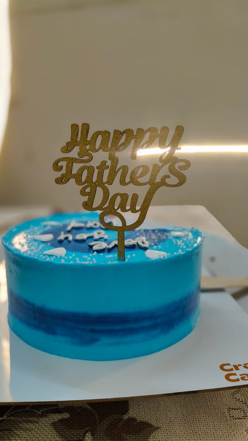 Customer photo review of Ombre Father Day Bento Cake