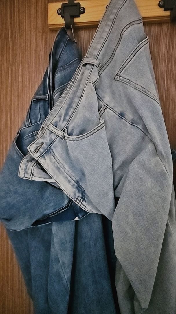 Customer photo review of High Waisted Ankle-Length Mom Denim Jeans