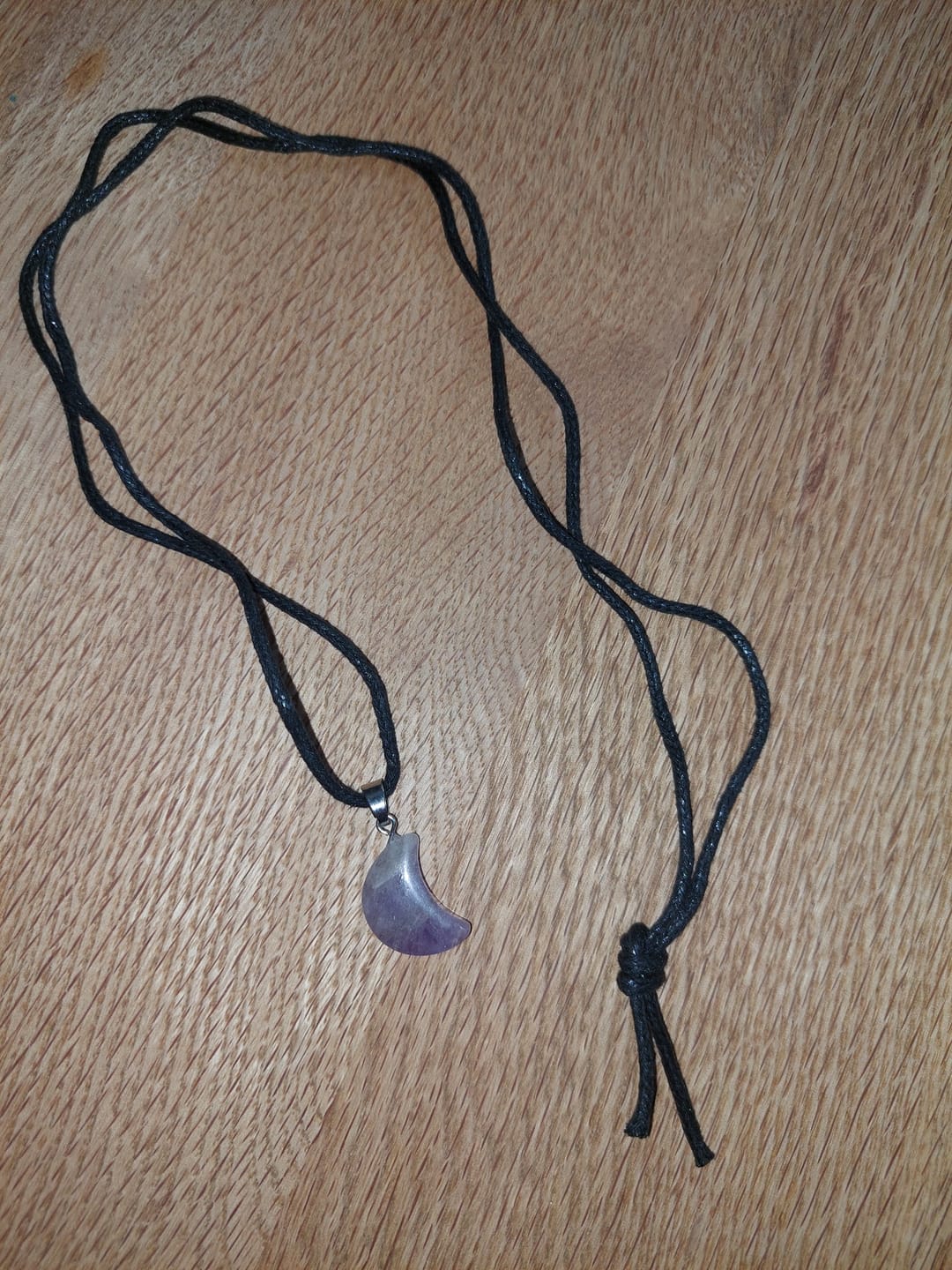 Customer photo review of Edelstein-Anhänger Mondform – Naturstein Kette Witchy Schmuck