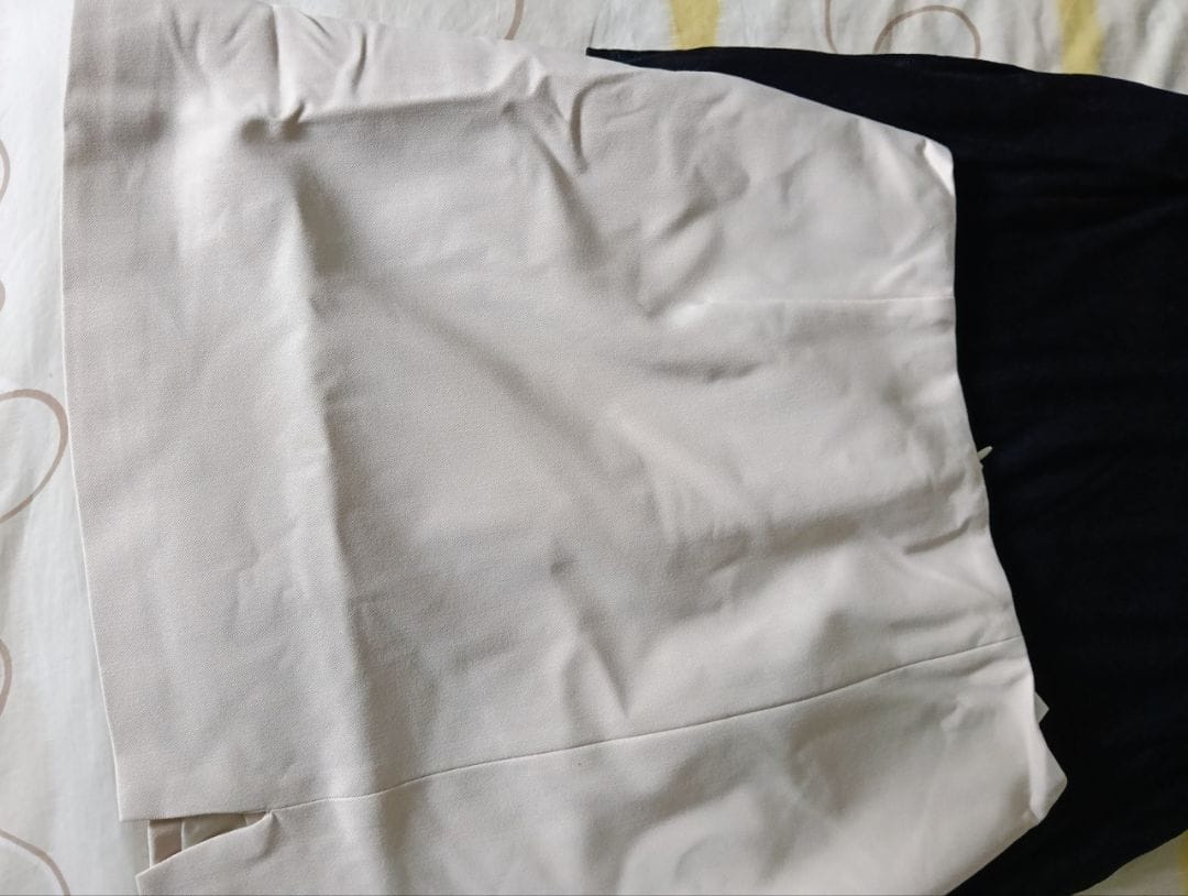Customer photo review of Seamless Front Slit Skorts