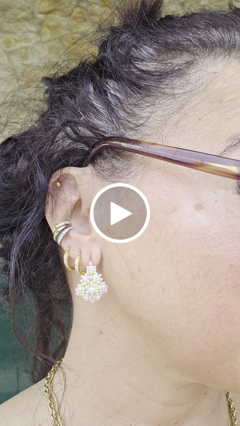 Customer video review of BizarreBloom Pearl Flower Earrings