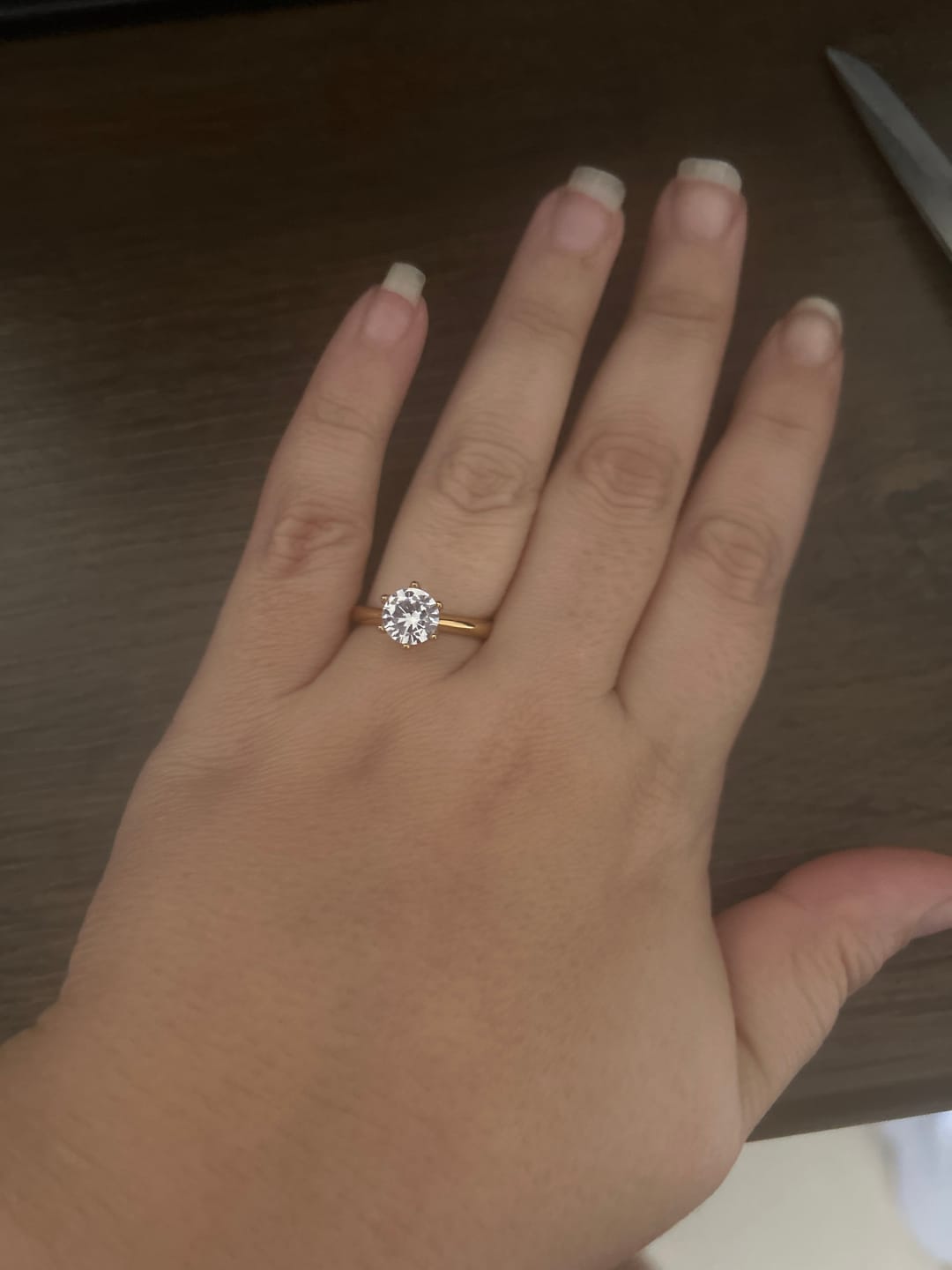 Customer photo review of Anel Solitário Beout Banhado em Ouro 18k