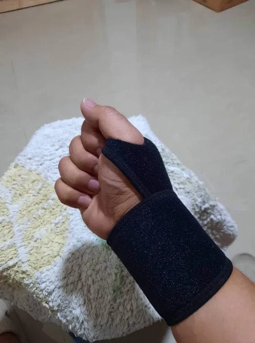 Customer photo review of Carpal Tunnel Wrist Brace