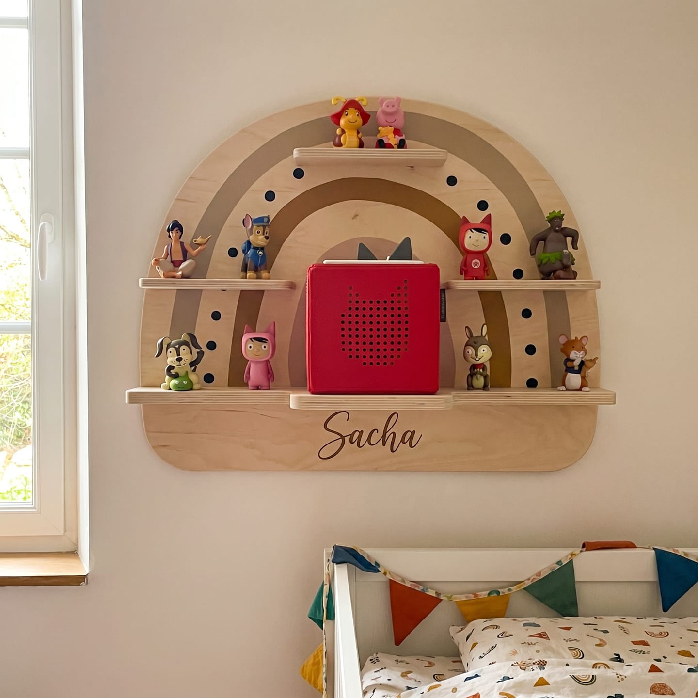 Customer photo review of Étagère pour Toniebox personnalisée – Arc-en-ciel 3