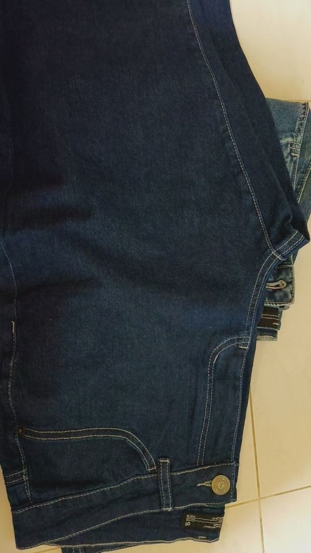 Customer photo review of Stretchable Lightweight Regular Fit Denim Jeans