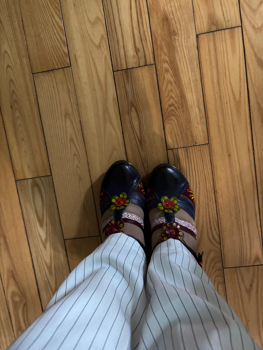 Customer photo review of Women Bohemian Leather Printing Stitching Non-slip Breathable Sandals