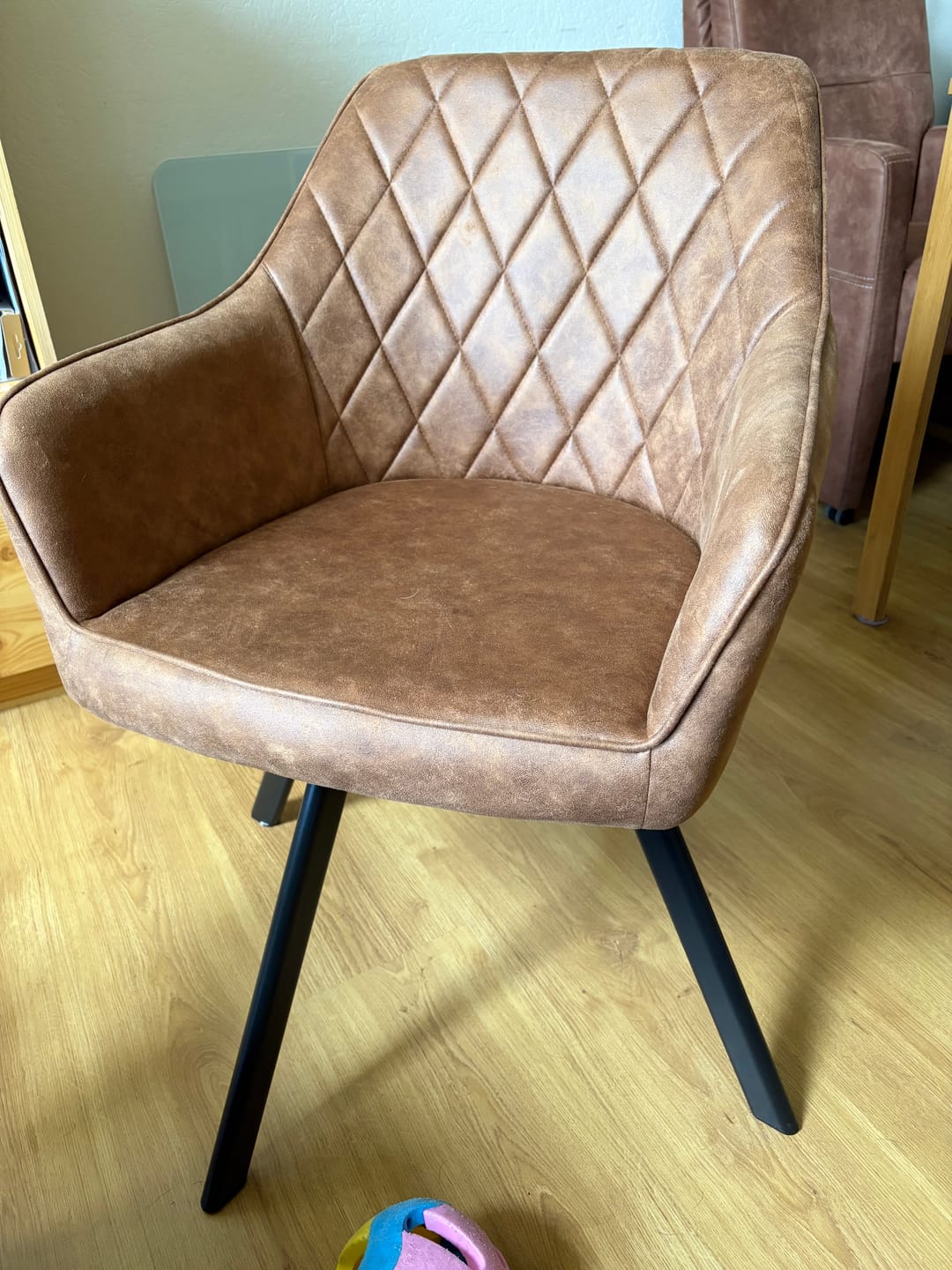 Customer photo review of Brione Draaibare Eetkamerstoel - Cognac