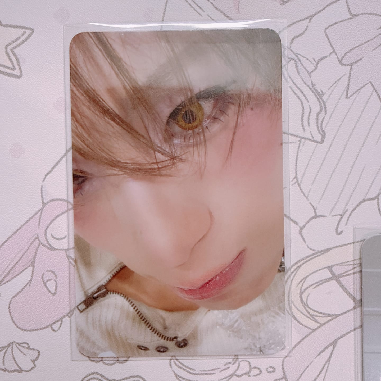 Customer photo review of XLOV "I,God" - Official Photocard [26.05.29]