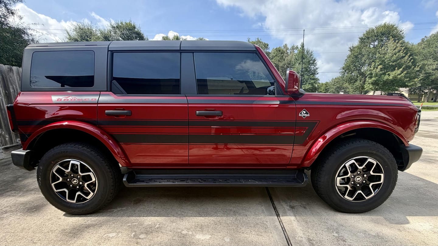 Customer photo review of Stripes Graphic Decal for Ford Bronco. #7029