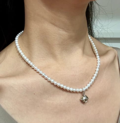 Customer photo review of ARUNA - Tiny Pearl Necklace AAAAA Quality 5.0-5.5mm