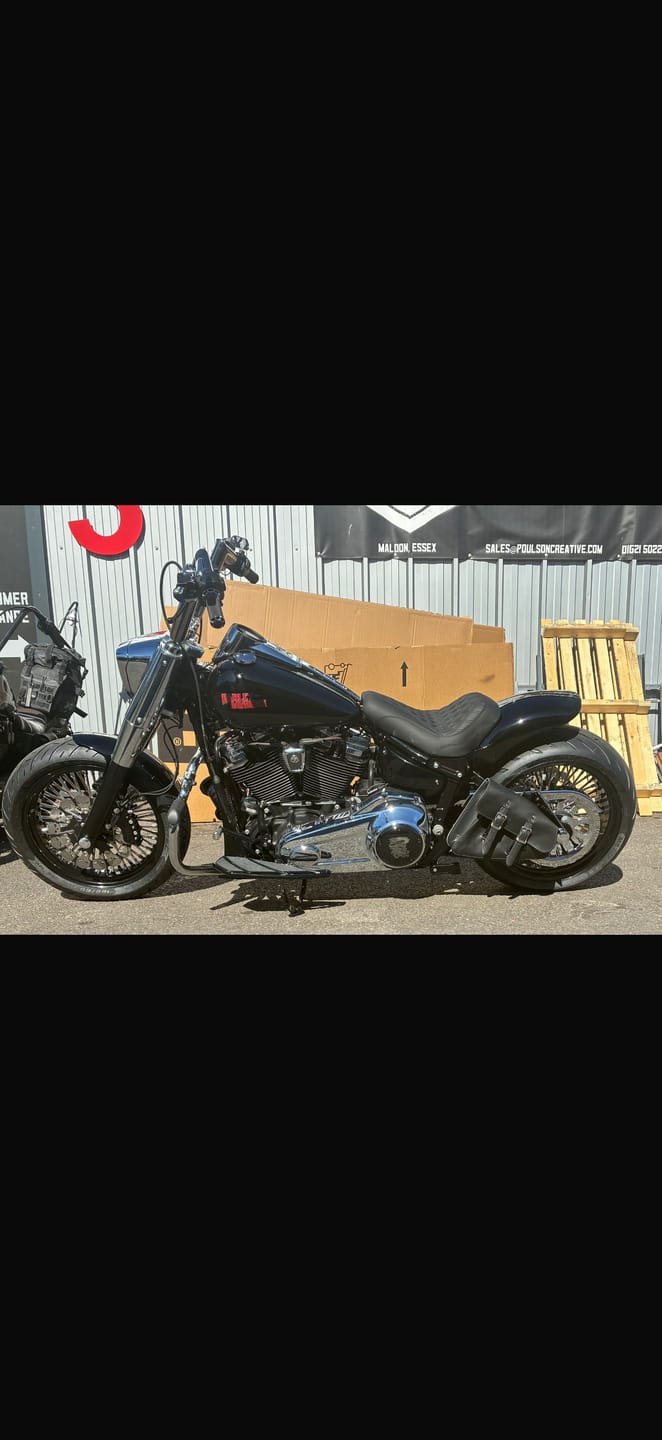Customer photo review of H-D® 2018-Later Softail Left Side Solo Bag - SHL06