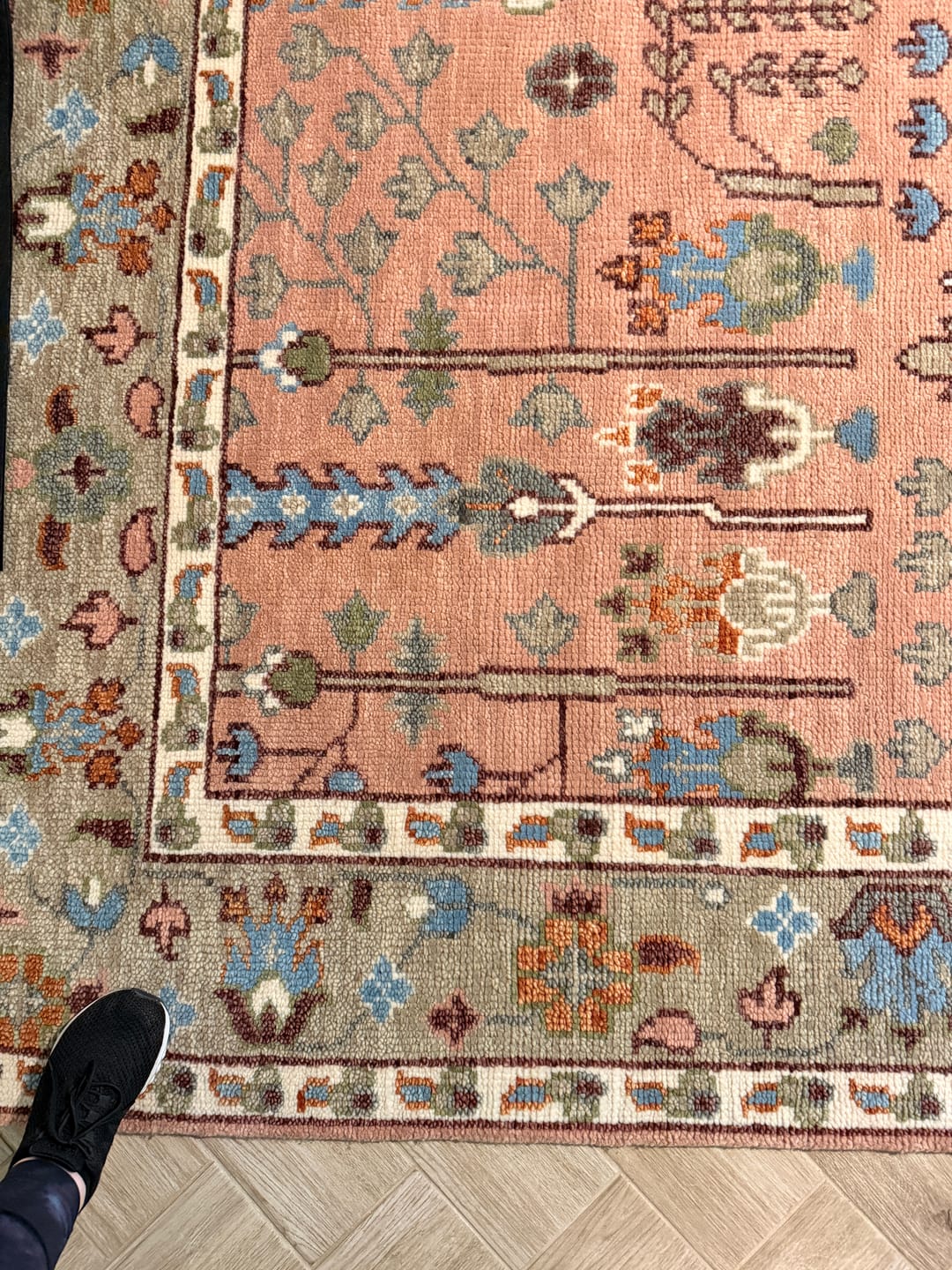 Customer photo review of Pink, Olive and Beige Traditional Vintage Heriz Serapi Wool Rug
