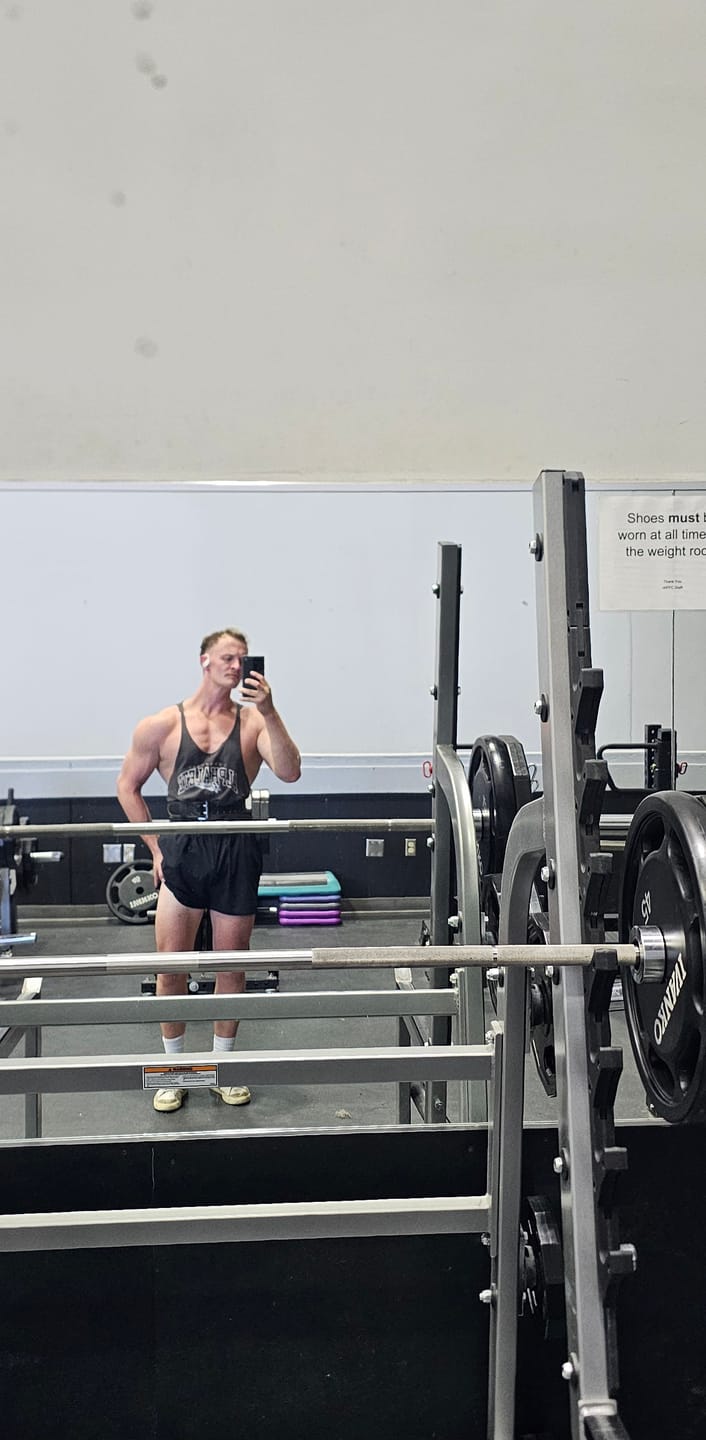 Customer photo review of Essential Shorts 5" Inseam