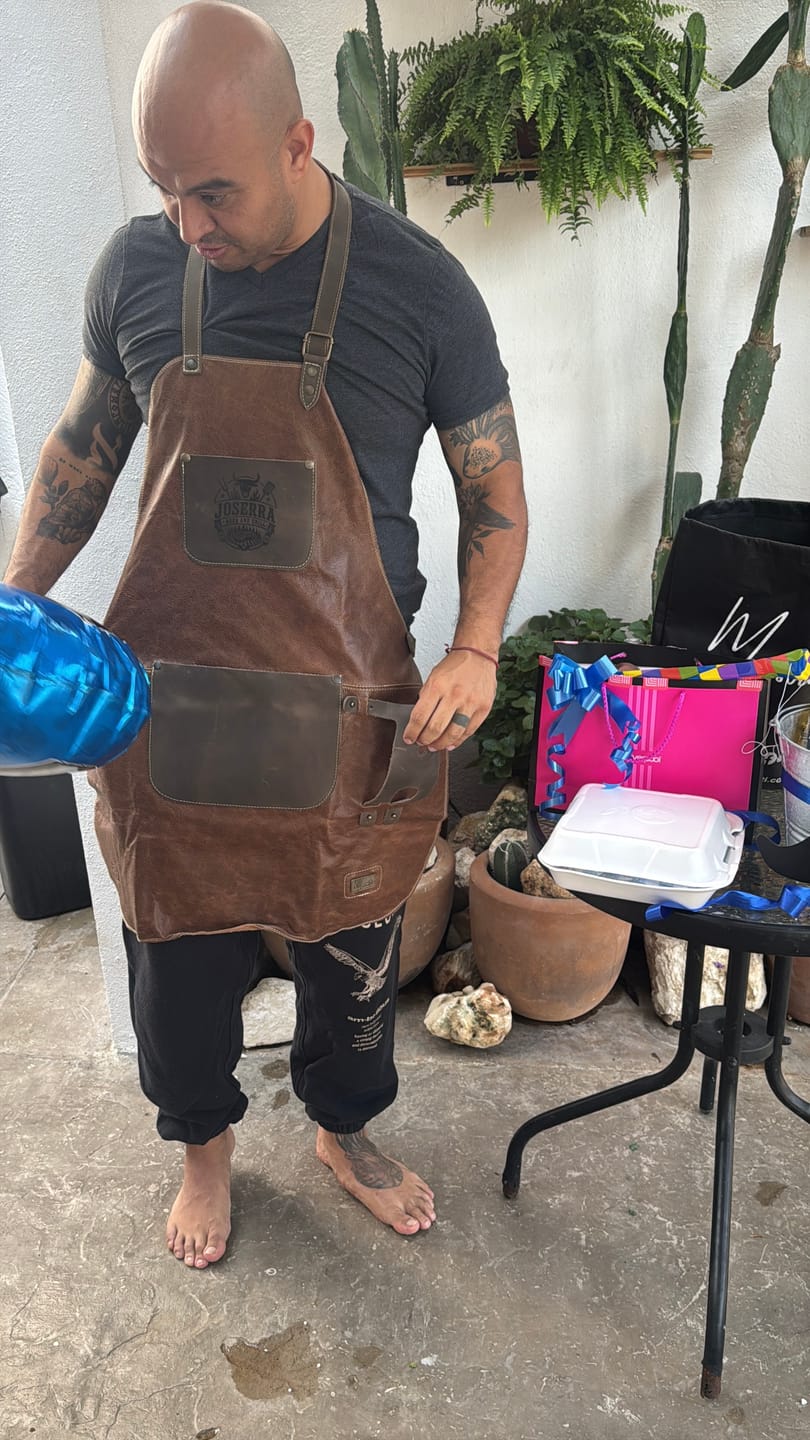 Customer photo review of Mandil Cuero Mod RIB EYE +Set porta Vasos Gratis