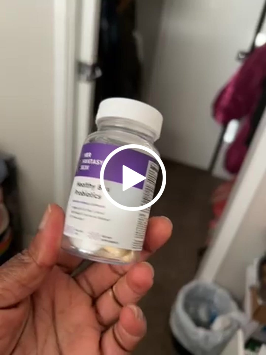 Customer video review of Healthy Box Probiotics for pH, Odor, Pms Relief & Uti Prevention