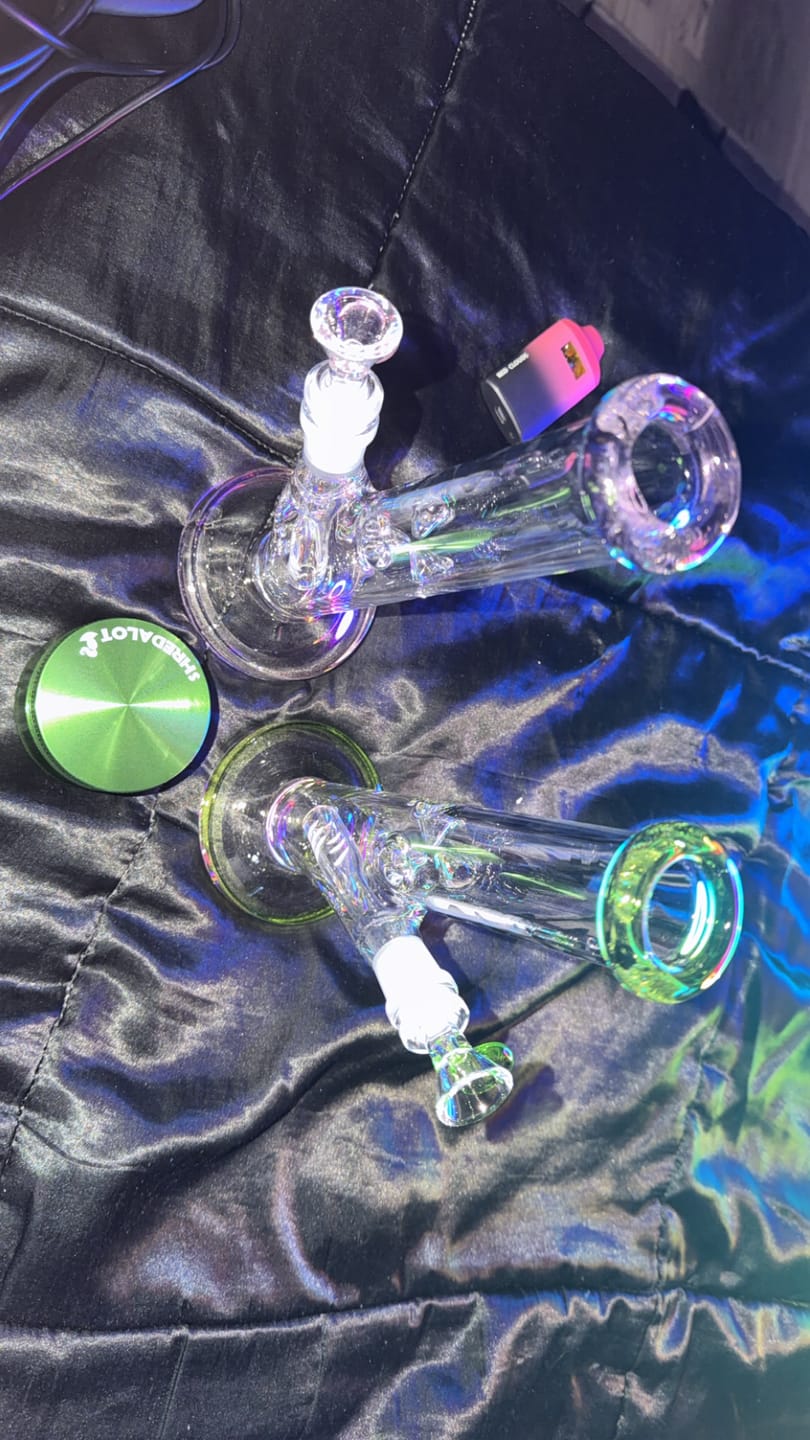 Customer photo review of 8" Color Top Mini straight Bong