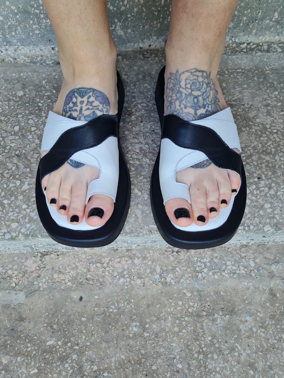 Customer photo review of "Galizia Slides in Black"