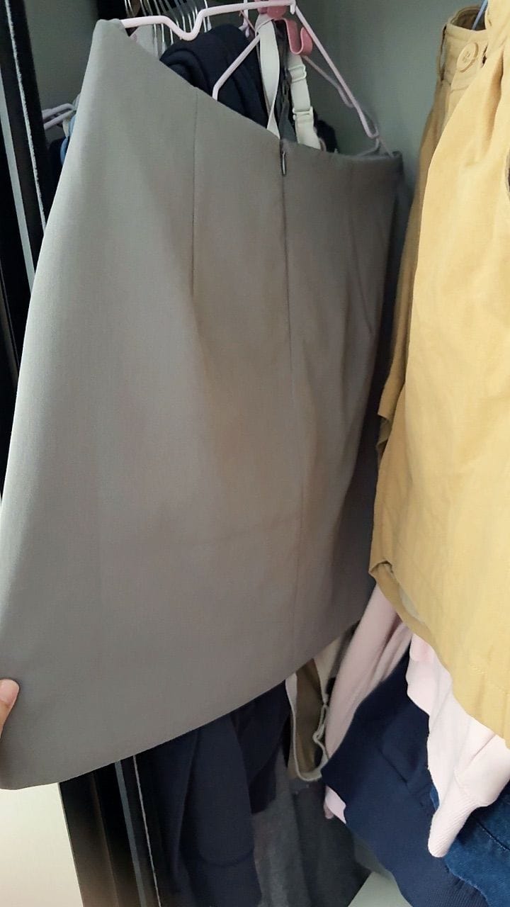 Customer photo review of Seamless Front Slit Skorts