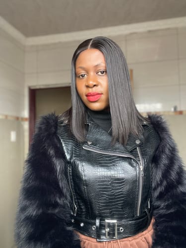 Customer photo review of Vietnamese Super Double Drawn Bone Straight 2x6 Closure 12" Natural Black Bob Wig