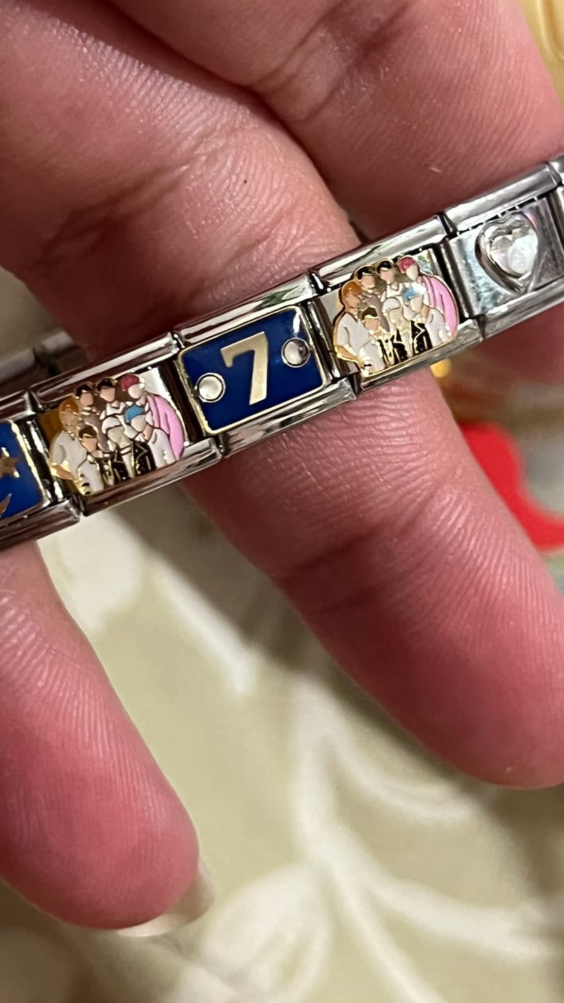 Customer photo review of Charm Edición Única