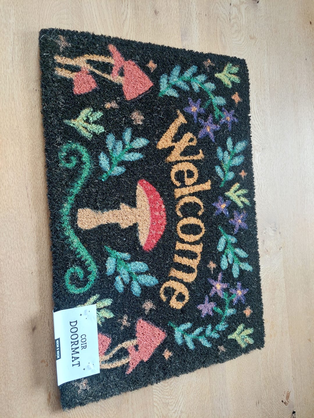 Customer photo review of Witchy Pilz-Fußmatte „Welcome“ – schwarzes Waldmotiv für deinen Eingang