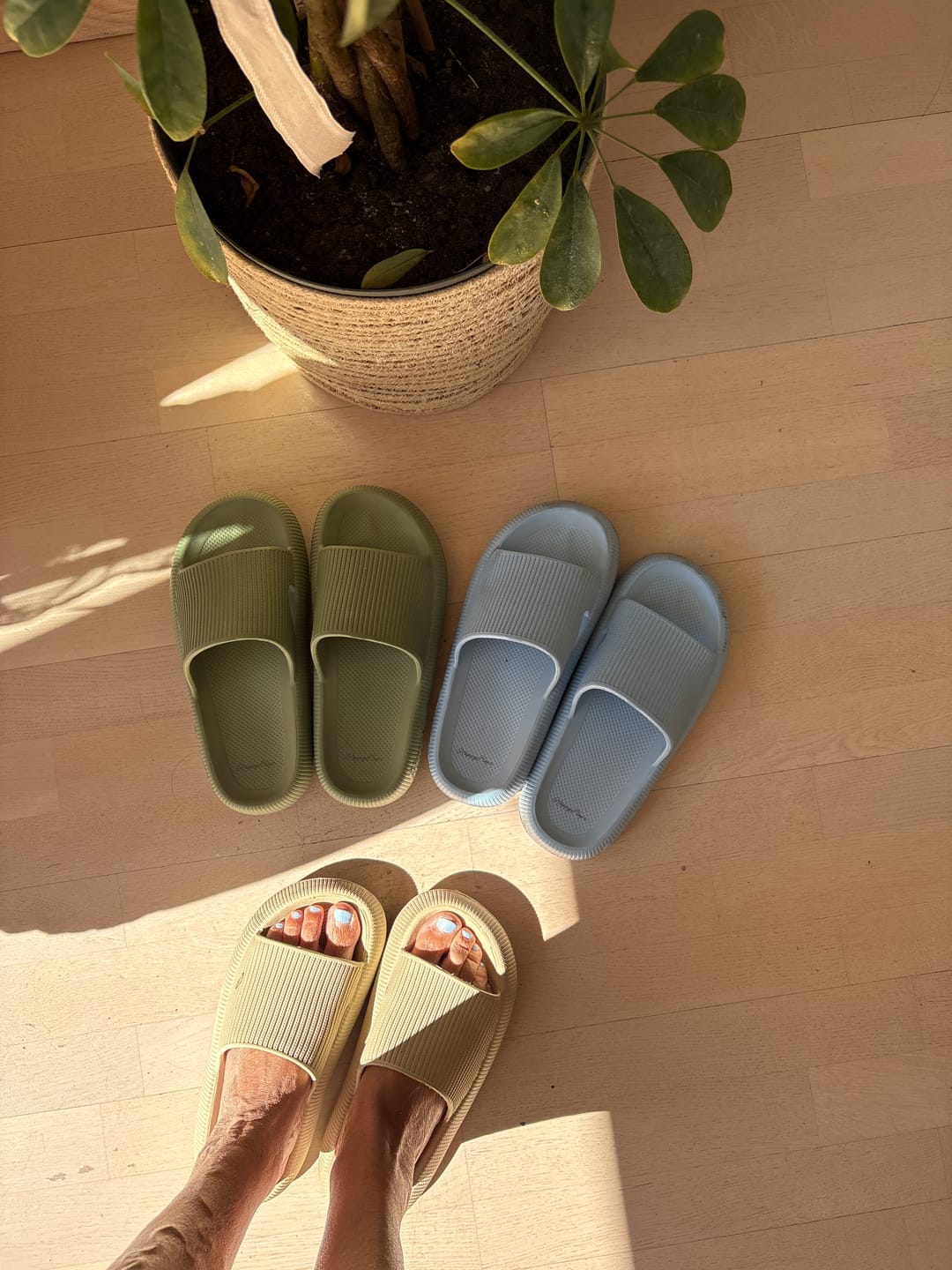 Customer photo review of HappyFlops Limited Editions