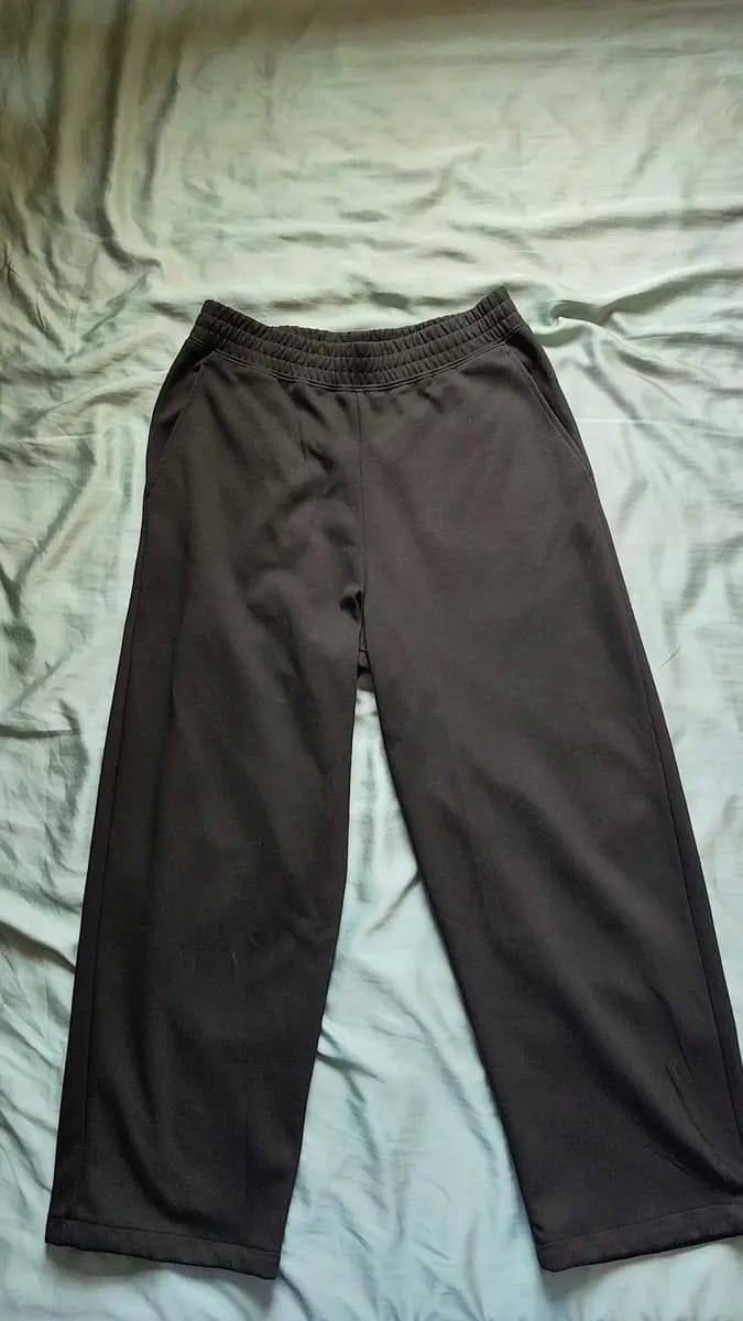 Customer photo review of Unisex Wide Leg Sweatpants With Adjustable Cuffs