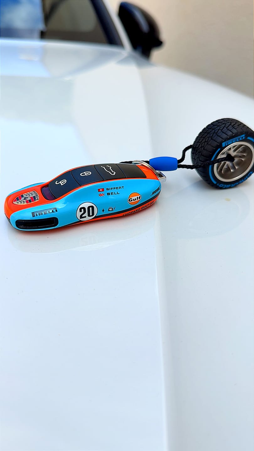 Customer photo review of Coque de Clé Porsche Gulf