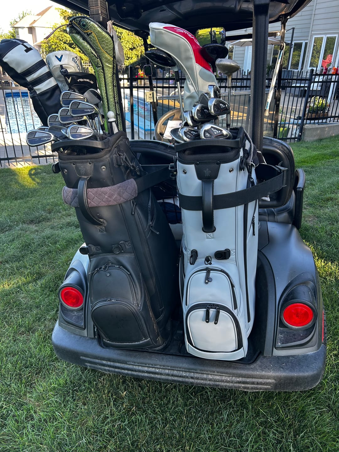 Customer photo review of LUX 9.5" 14-Way Hybrid Stand Bag: Fossil (Gray)