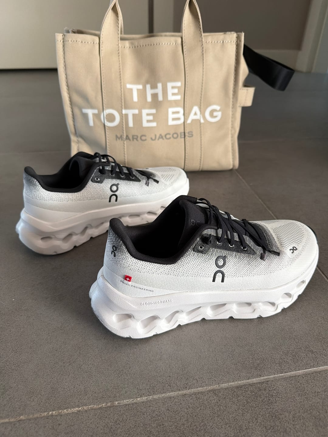 Customer photo review of ON Women's Cloudtilt Black/Ivory