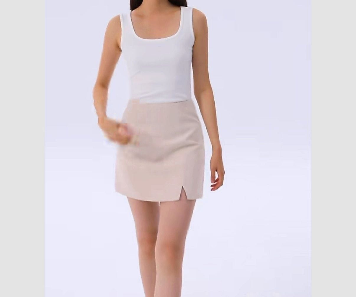 Customer photo review of Seamless Front Slit Skorts