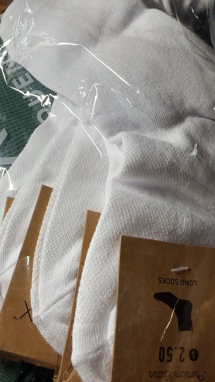 Customer photo review of [5 Pairs] Long Cotton Socks