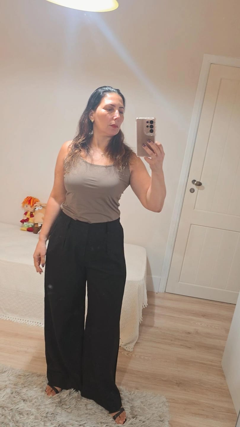 Customer photo review of Calça Pantalona Graviola Off White + Forro