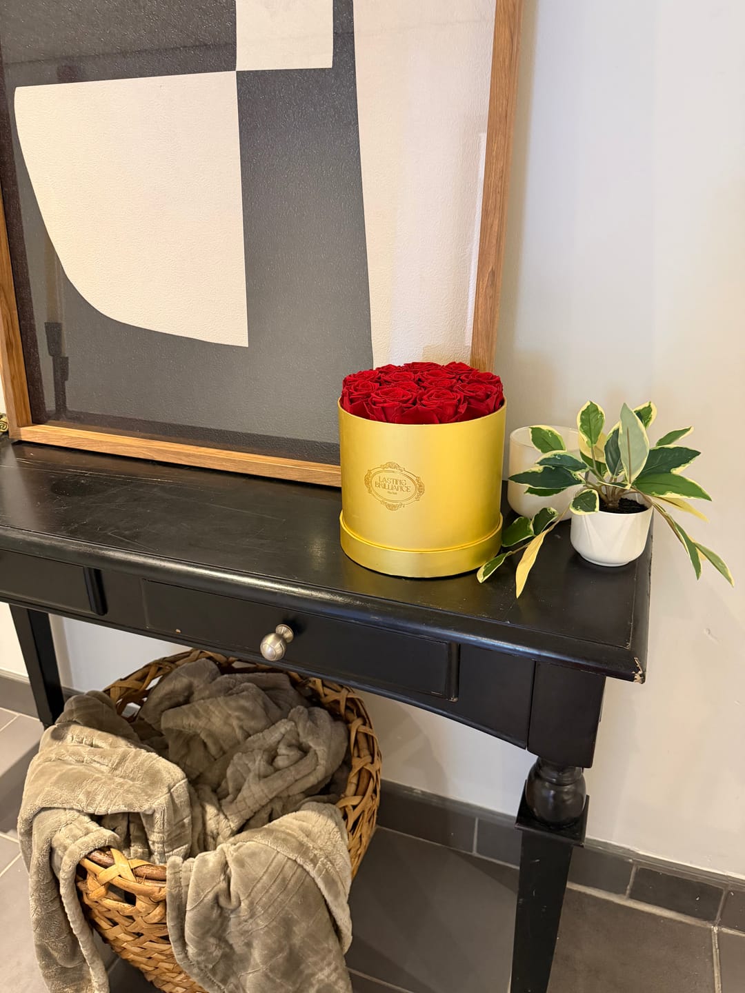 Customer photo review of True Icon 13 Roses In Gold Box