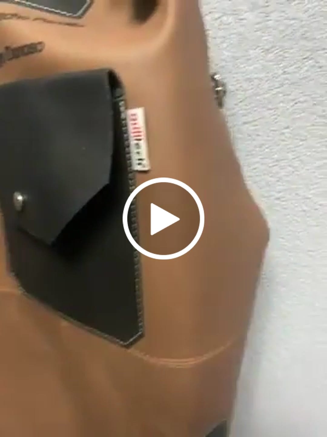 Customer video review of Pechera Cuero Máster Café/Negro