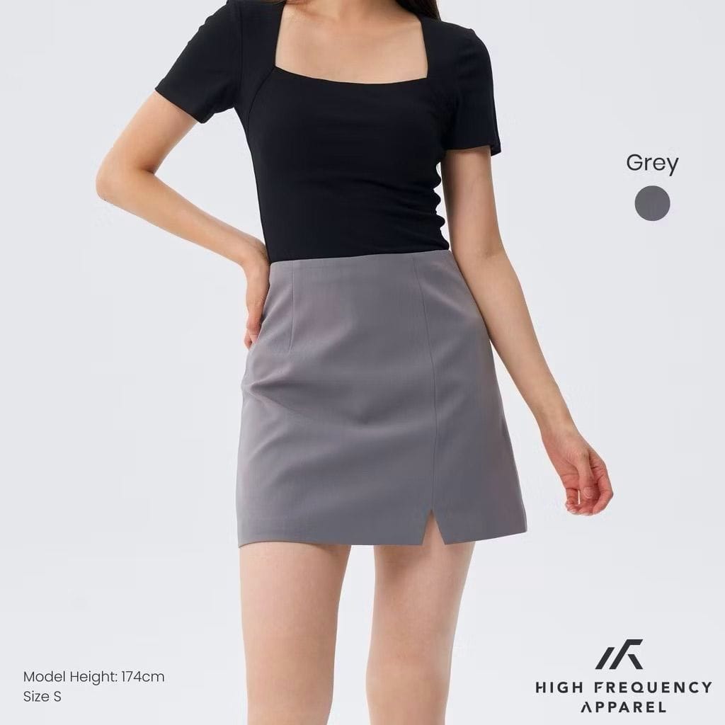 Customer photo review of Seamless Front Slit Skorts