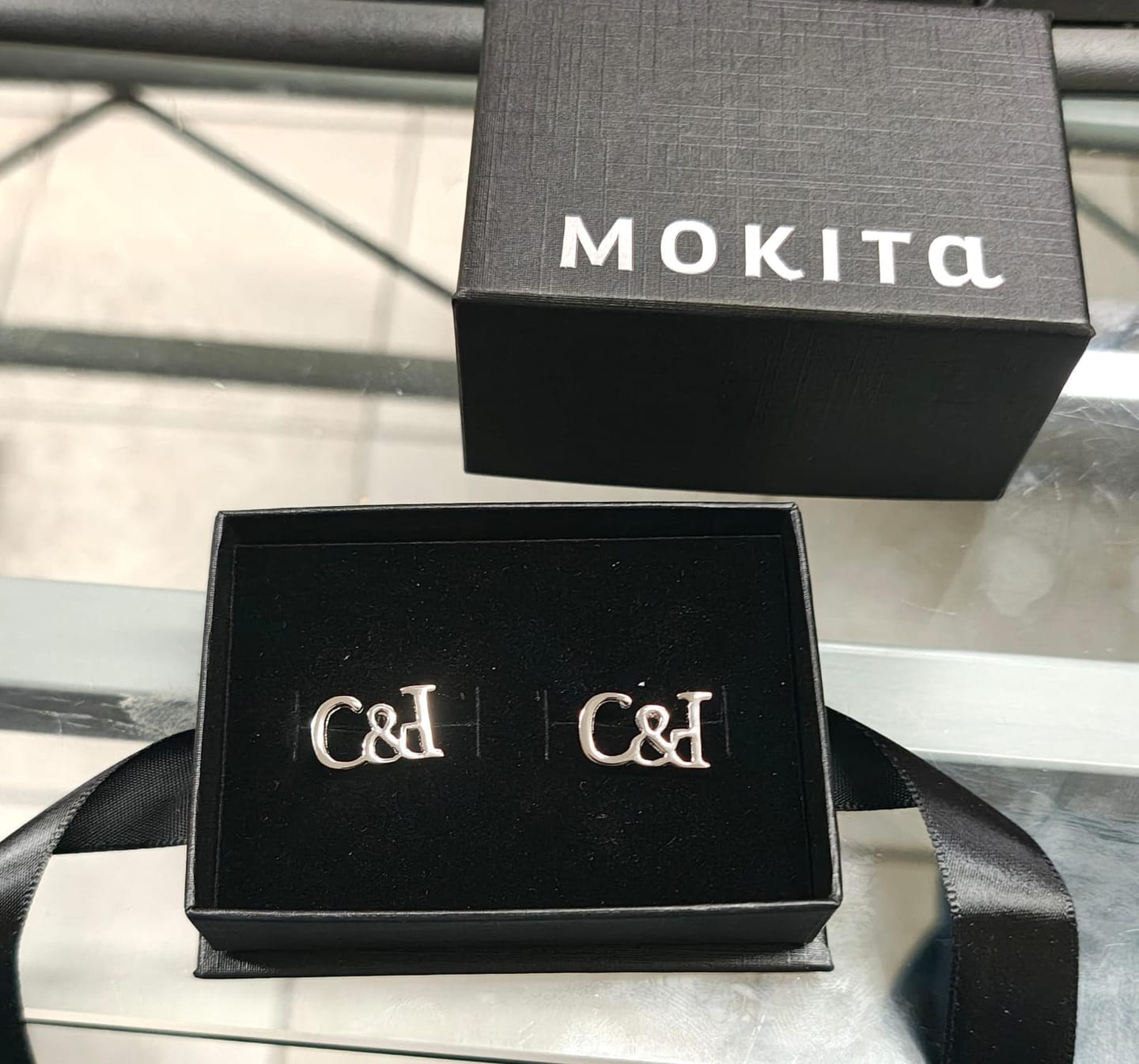 Customer photo review of Mancuernillas Personalizadas con Iniciales