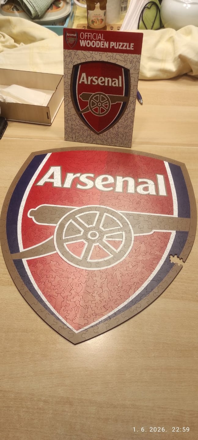 Customer photo review of Arsenal FC® Logo - Wooden Puzzle