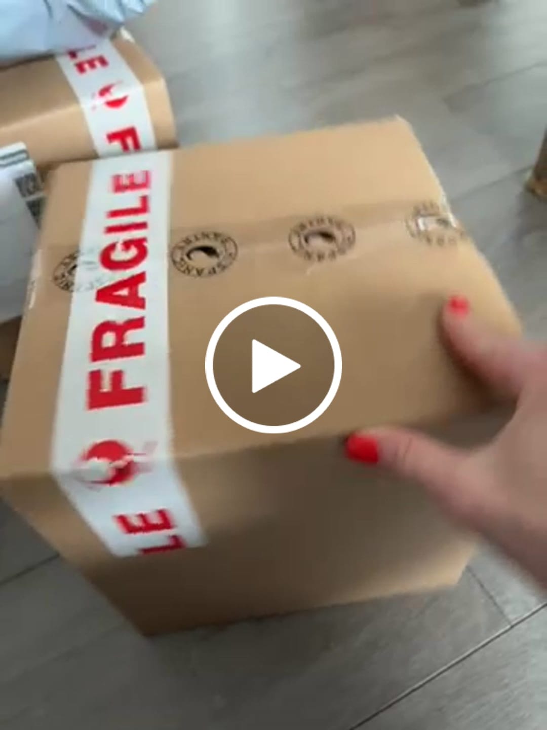 Customer video review of 230 x 230 x 230mm Regular Brown Shipping Carton B938