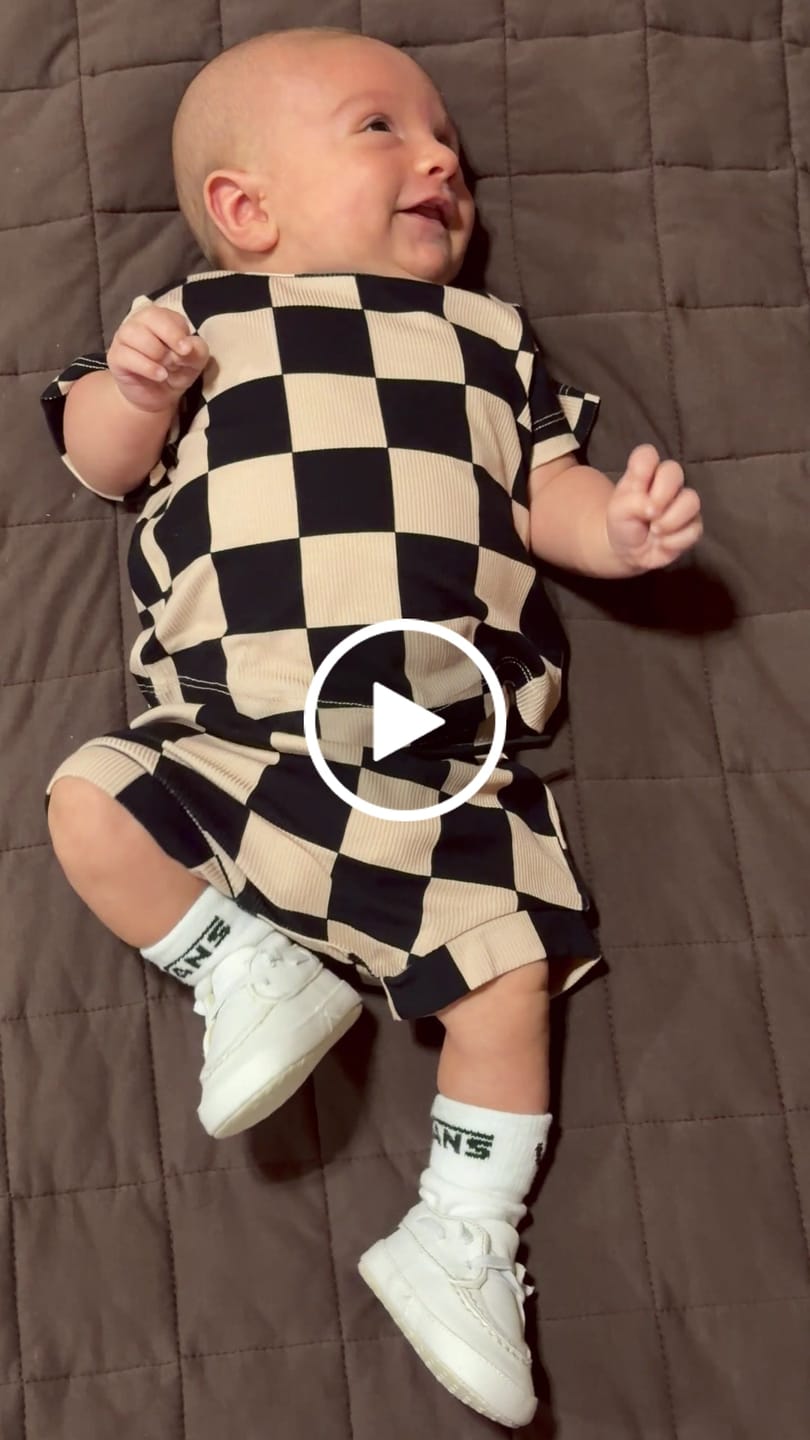 Customer video review of Bummie Two Piece Set in Taupe + Black Checkered