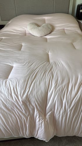 Customer photo review of MarshMellow Comforter
