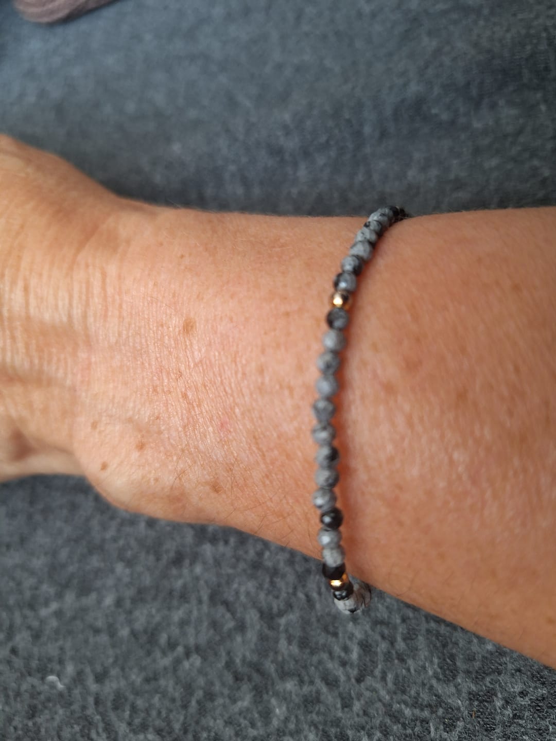 Customer photo review of Obsidian Armband - Schneeflocken Obsidian