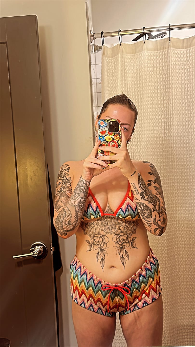 Customer photo review of Seamolly Crochet Chevron Contrast Binding Cheeky Boyshorts Bikini Set
