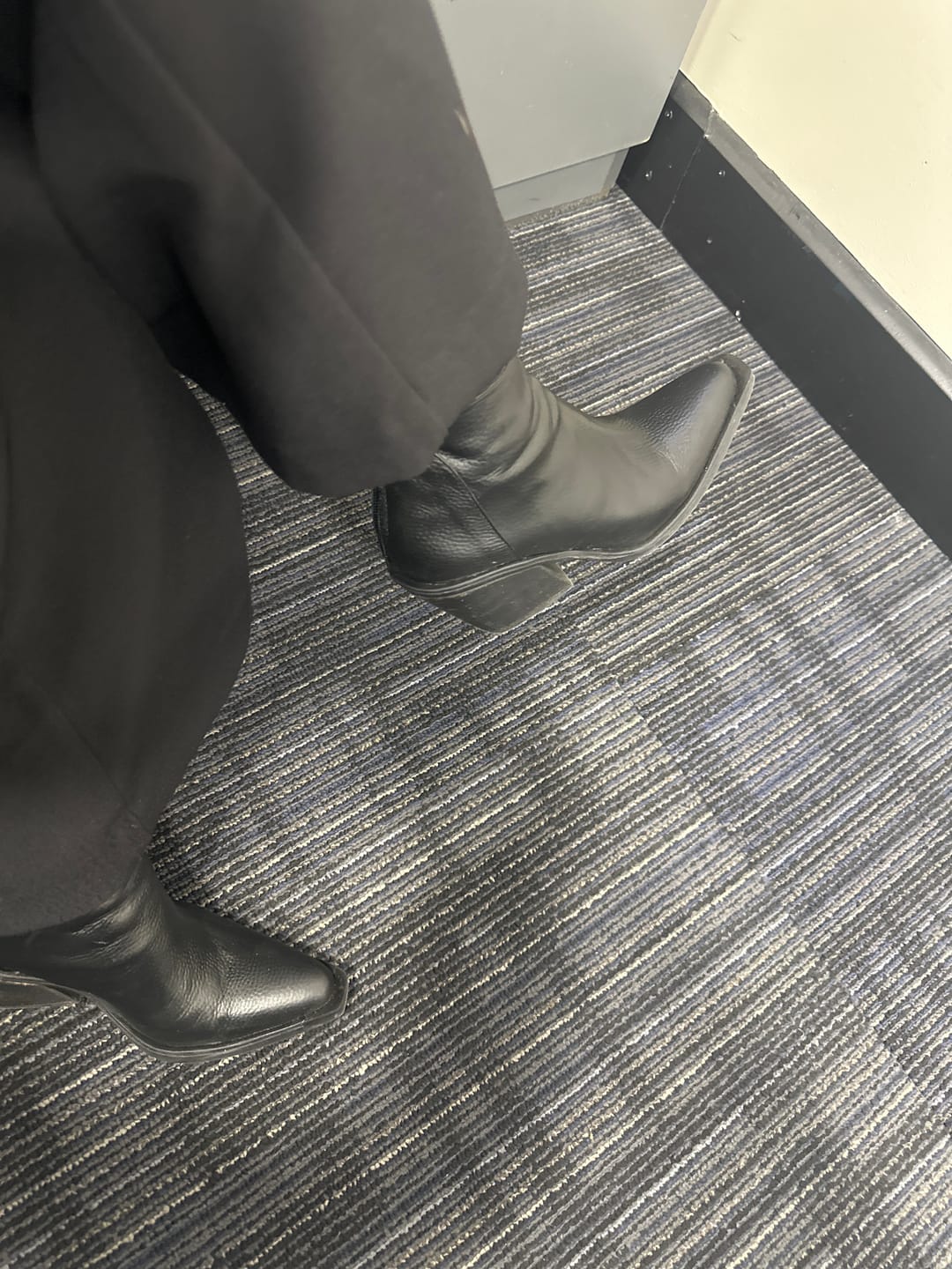 Customer photo review of Casandra Negro - Outlet